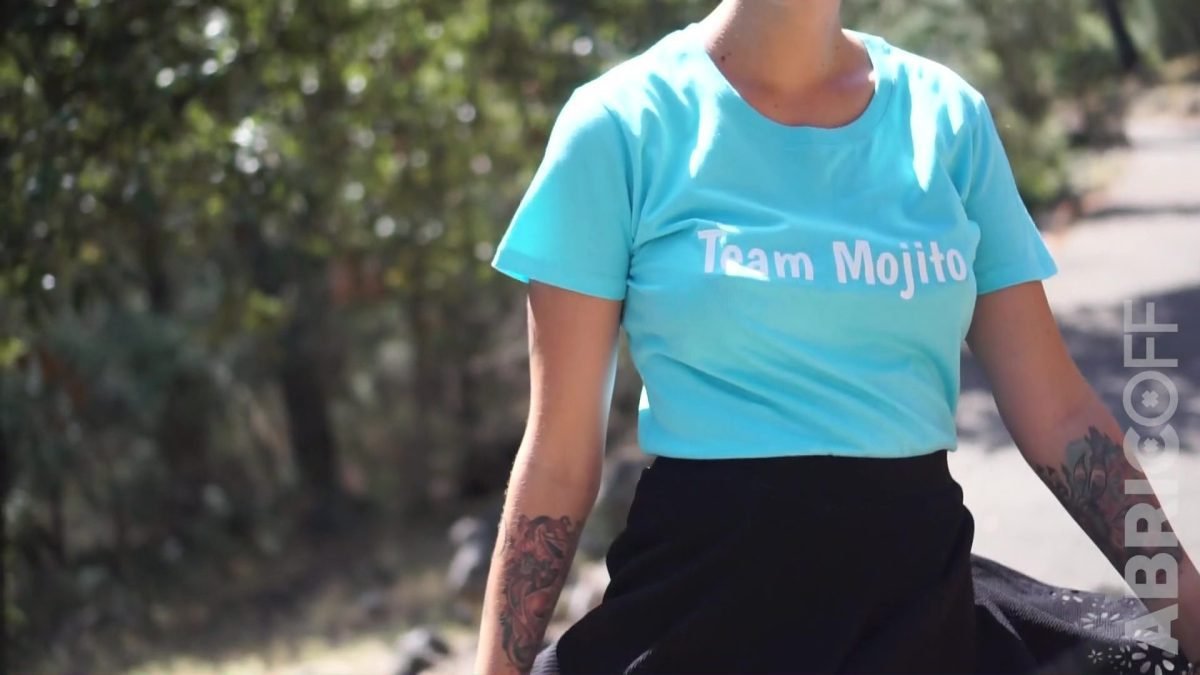 t-shirt sans soutif qui pointes