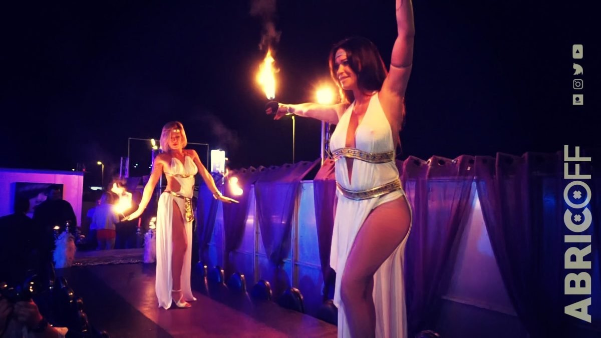 Strip teaseuse de feu a nice