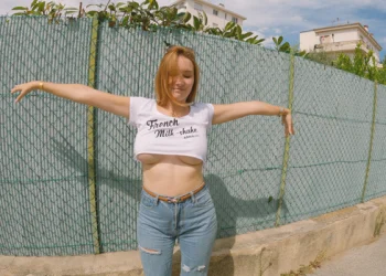 Marie20 avec son tee shirt: French milk shake