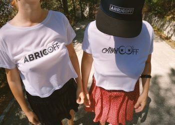 ? Two girls in wet t-shirts on the street