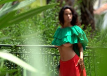 Asiancat with a big underboob in Genève