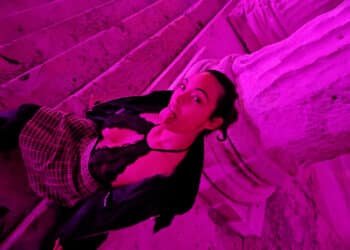 Video exhib amateur : En lingerie dans les rues de Nîmes